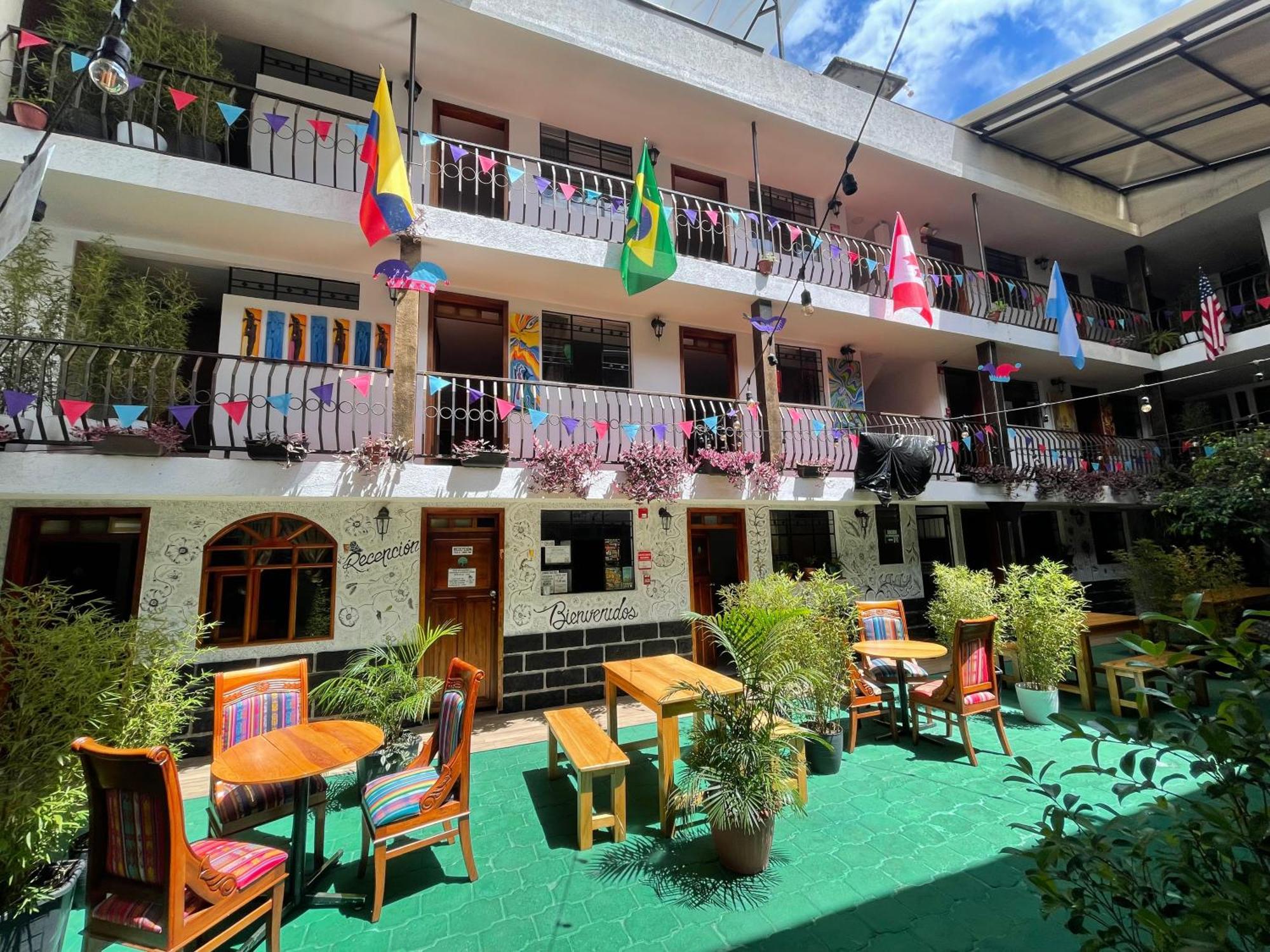 El Jardin Escondido Party Hostel Baños Extérieur photo